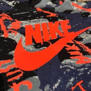 Nike Youth Boys/Girls XL also fits womens small
